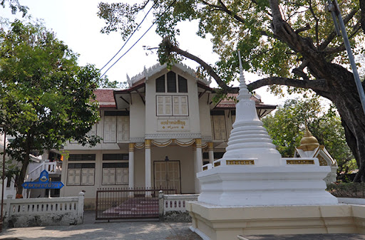 พระตำหนักสี่ฤดู